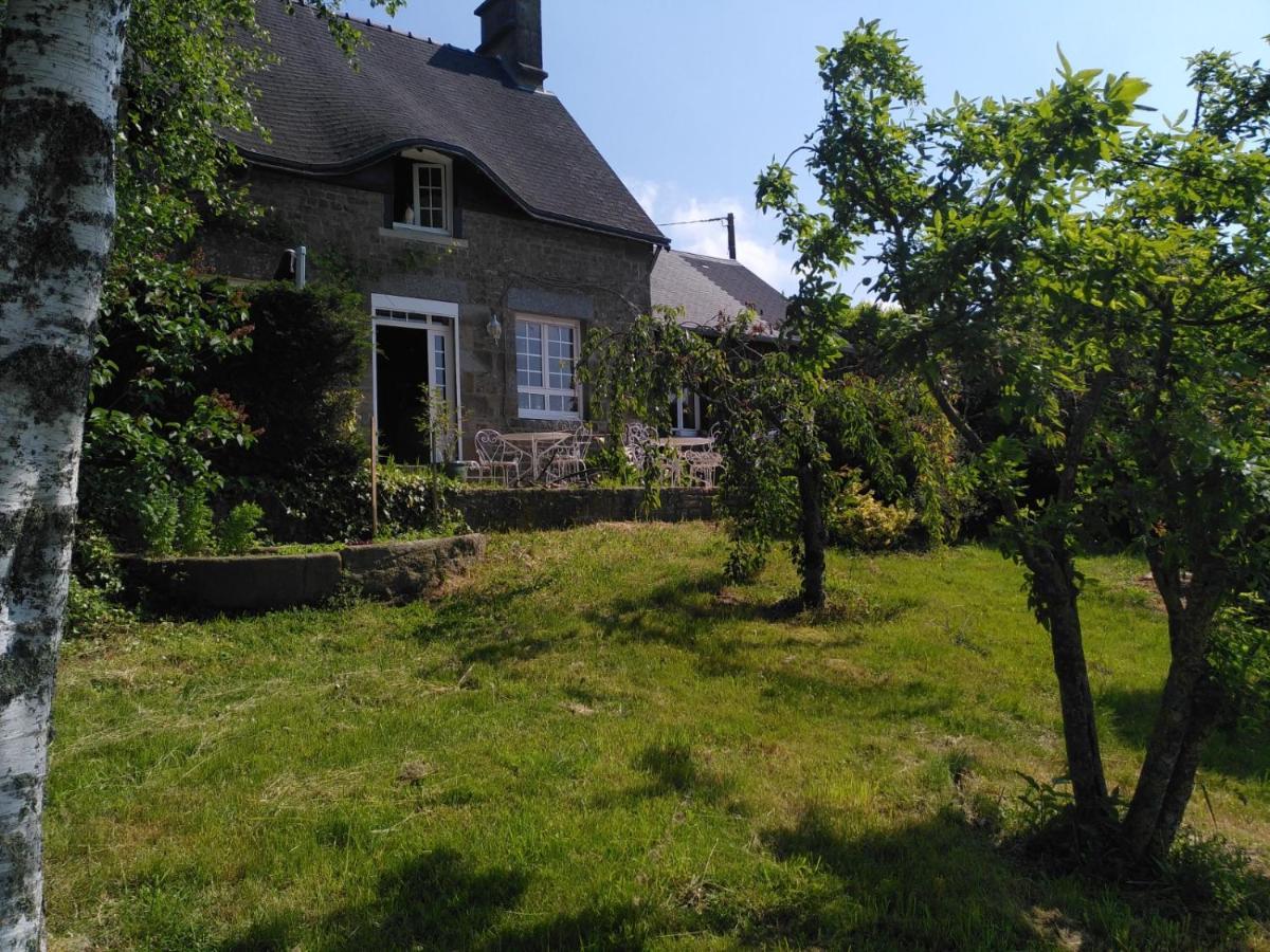 La Mancelliere De Montjoie Chambres D'Hotes Et Gites Saint-Michel-de-Montjoie Exterior foto